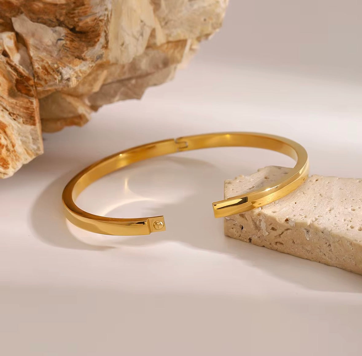 Ellie Bangle